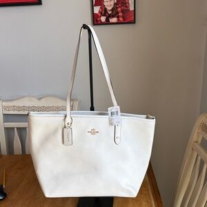 NWT Coach white City zippered Tote Bag